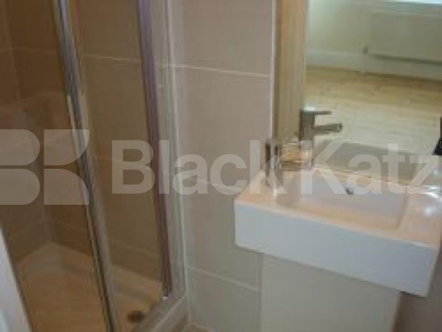 			New Instruciton, Studio Apartment, 1 bath, 1 reception Studio			 Murray Street, CAMDEN NW1